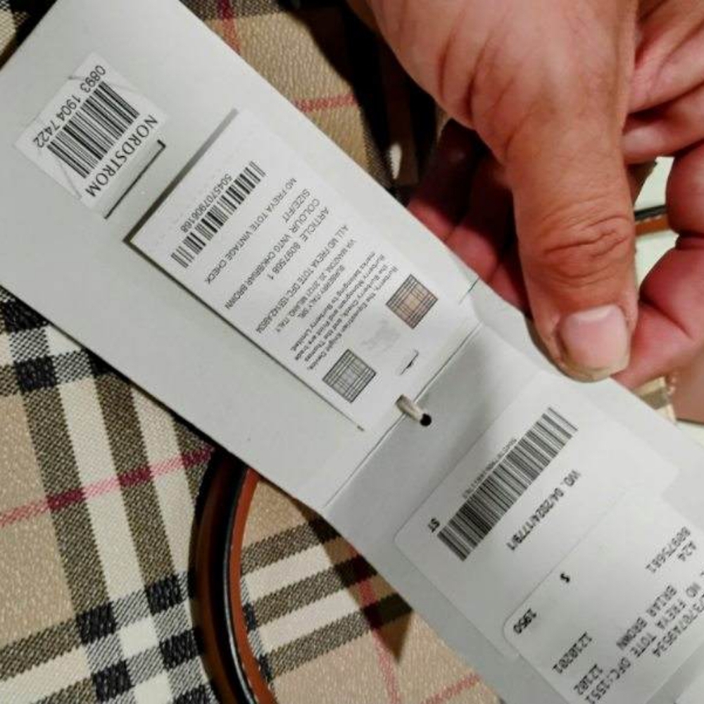 Brand New With tags on it still never worn burberry toto Freya - Picture 7 of 8